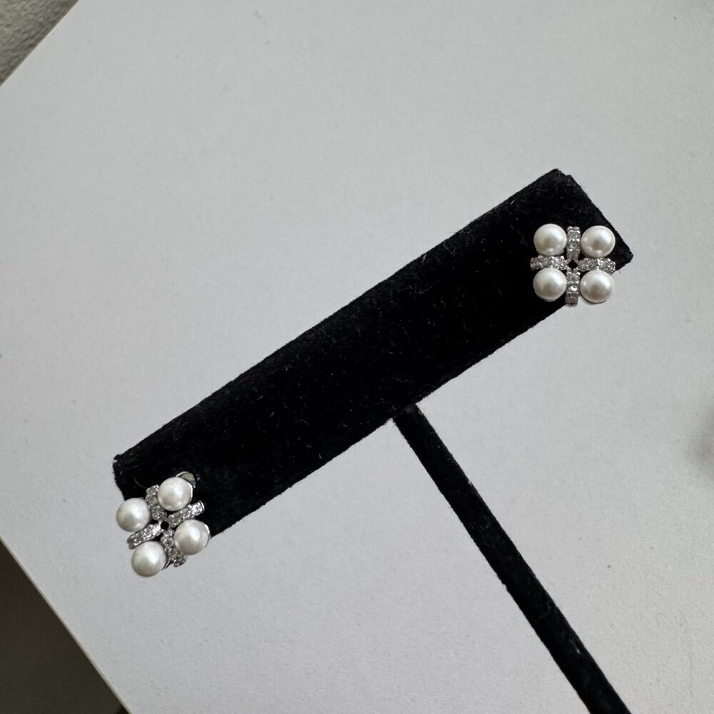 925 Sterling Silver Pearl & CZ Cluster Stud Earrings - Picture 4 of 6
